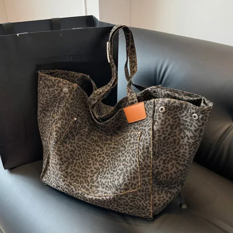 Oversized Leopard Prints Shoulder Bags for Women Deformable Canvas Large Capacity Shopping Totes 2024 Winter New Luxury Handbags_4