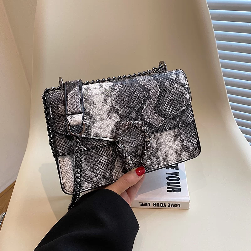 A snakeskin alligator design personalized fashion chain senior sense ladies cross-body bag suitable for daily use_7