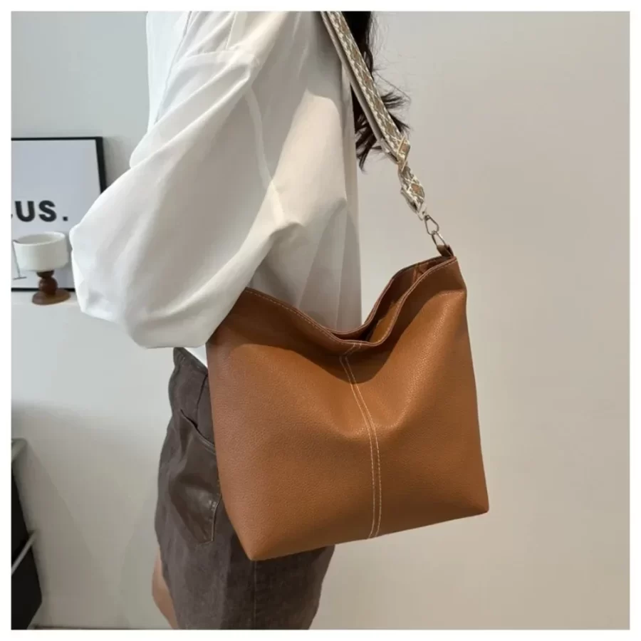 Vintage Fashion Korean Large Capacity Versatile Tote New Woman's Bag Solid Premium Texture Wide Straps Crossbody Shoulder_5