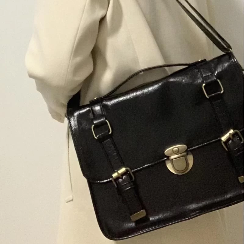 Vintage Female Leather Messenger Bag Women Large Capacity Shoulder Crossbody Bags Student School Bags Fashion Commuter Backpacks_1