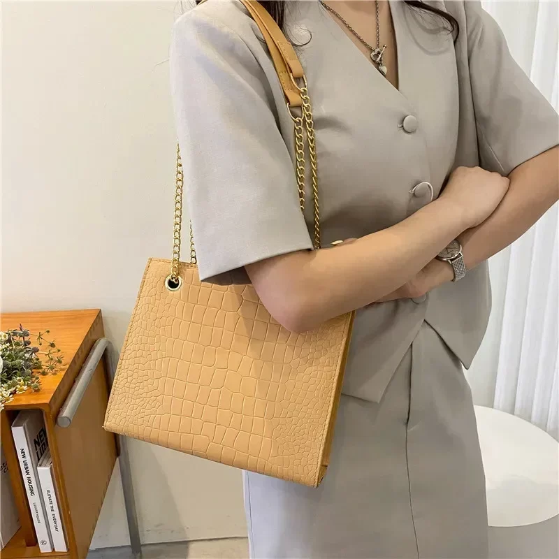 2025 Fashion Luxury Female Crossbody Bags for Women Designer Shoulder Bag Chain Solid Color Messenger Bag Handbags_1