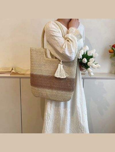 Straw Beach Bag Summer Woven Tote Bag with Tassels Large Shoulder Bag for Women Straw Purses and Handbags Rattan Boho Bag Raffia