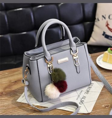 1PC Black Women Handbag Large Capacity PU Leather Lady Shoulder Bag Messenger Bag With Hairball Travel Bag Fashion High Quality