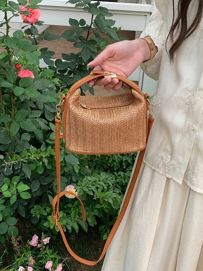 2024 Summer New Grass Weaving Small Bag Casual Women's Bag Handheld One Shoulder Crossbody Bag_4