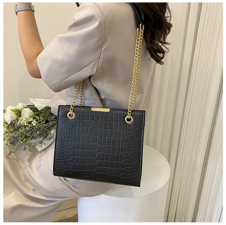 2025 Fashion Luxury Female Crossbody Bags for Women Designer Shoulder Bag Chain Solid Color Messenger Bag Handbags_2