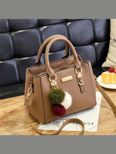 1PC Black Women Handbag Large Capacity PU Leather Lady Shoulder Bag Messenger Bag With Hairball Travel Bag Fashion High Quality