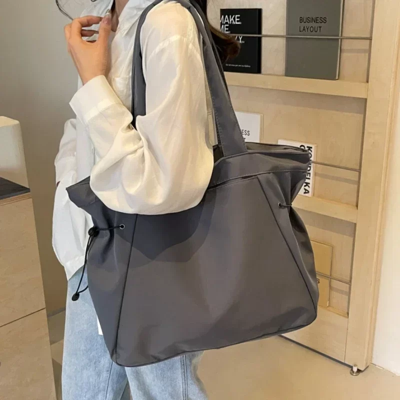 Casual Fashion Large Capacity Tote Bag Simple Travel Bag Women Large Shoulder Bag Aesthetic Handbags Drawstring Tote Handbag_3