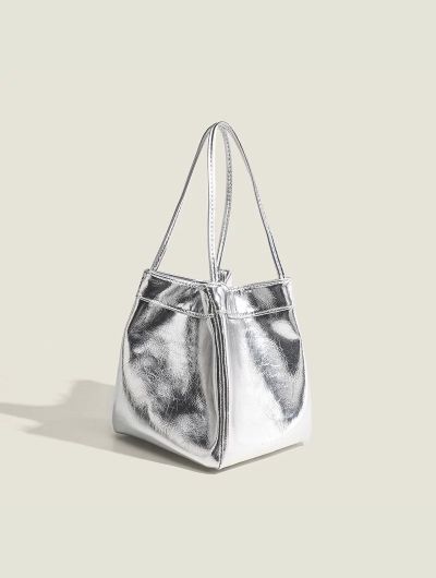 Silver bucket bag for women 2024 new fashionable and simple lunch box bag, niche western-style texture hand-held small bag