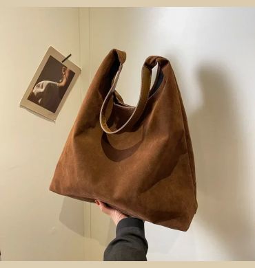 Vintage Women's Bag Large Capacity Suede Shoulder Bag Solid Color Simple Casual Commuter Bag