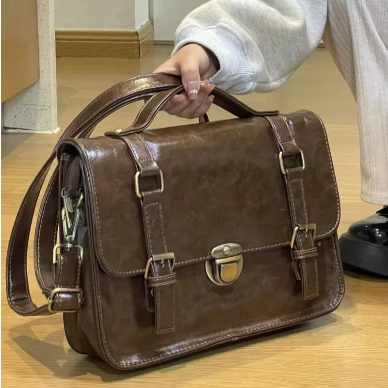 Vintage Female Leather Messenger Bag Women Large Capacity Shoulder Crossbody Bags Student School Bags Fashion Commuter Backpacks_5