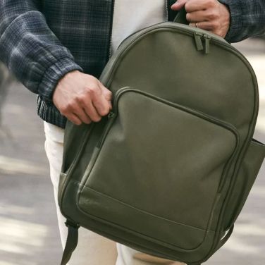 Stylish Backpacks for Young Professionals: Top Picks for Work and Beyond