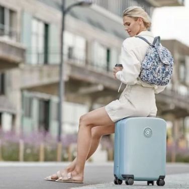 Lightweight Handbags for Travel: Top Picks and Practical Tips for Choosing the Best Travel Bags