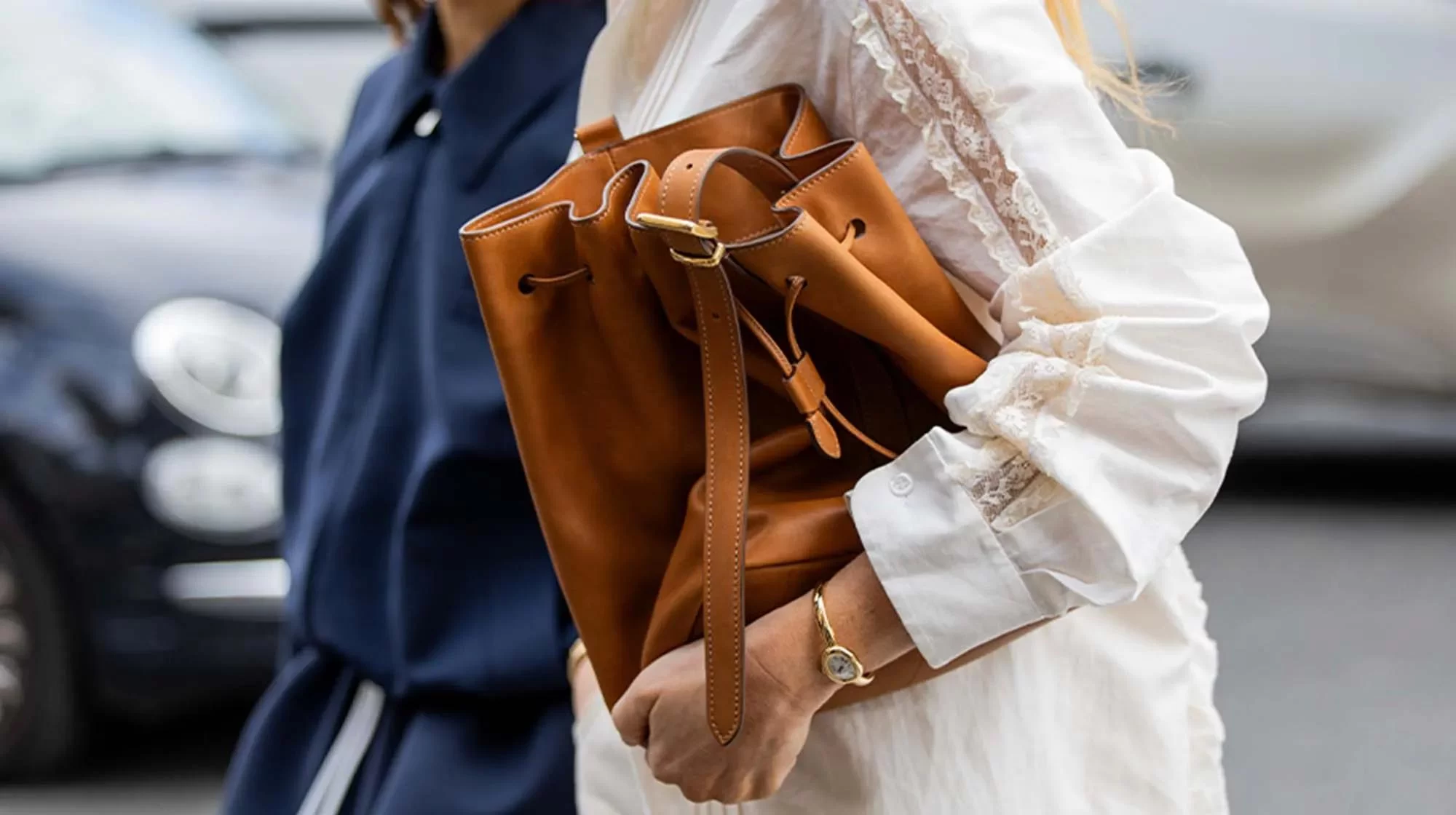 Must-Have Handbags for a Minimalist Wardrobe: Essential Bags for Simple Yet Stylish Living